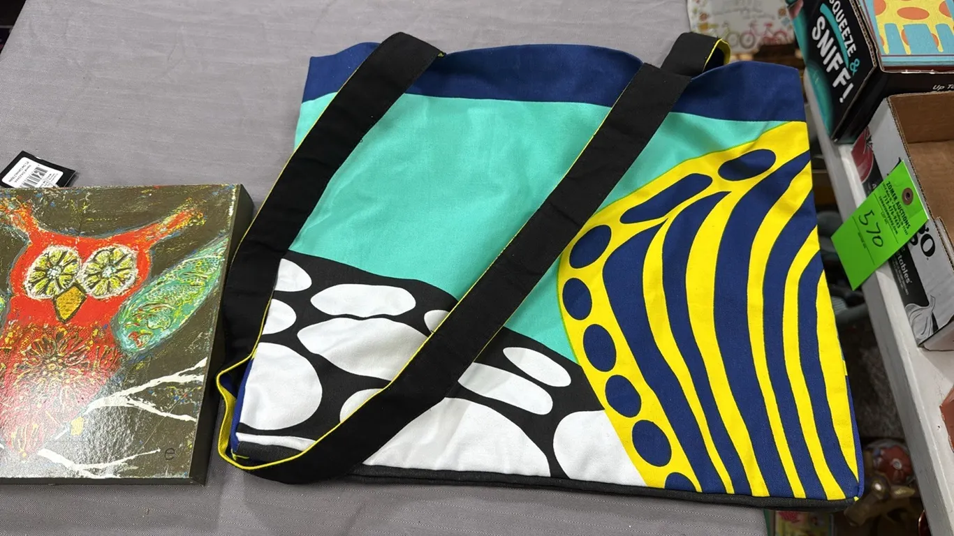 Owl plaques, bag