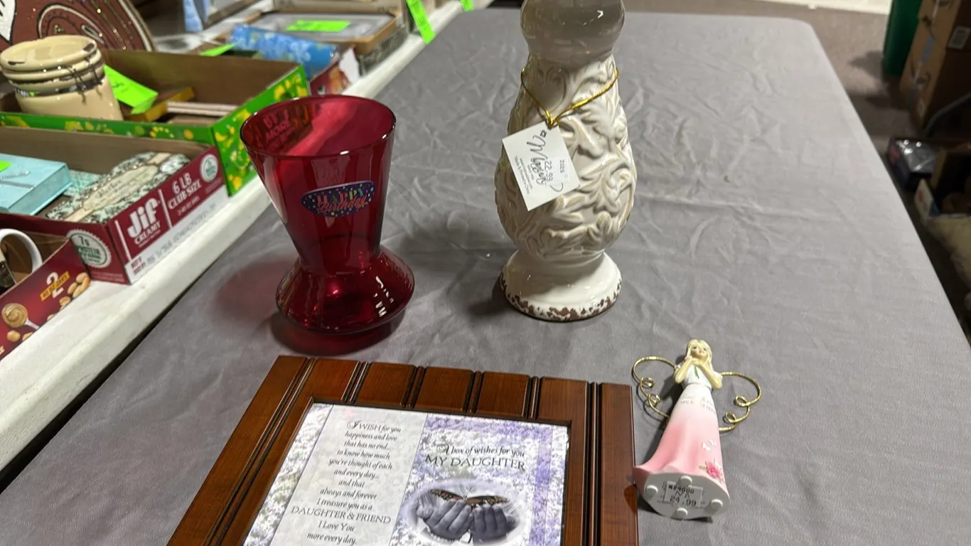 Vase, csndle pedistal, picture