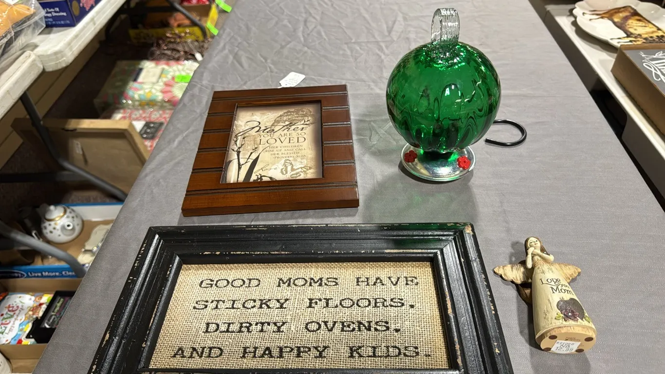Mom items, hummingbird feeder
