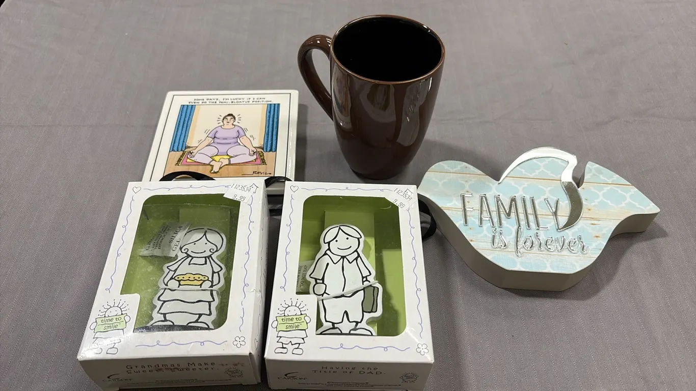 Figurines, Mug & Decor