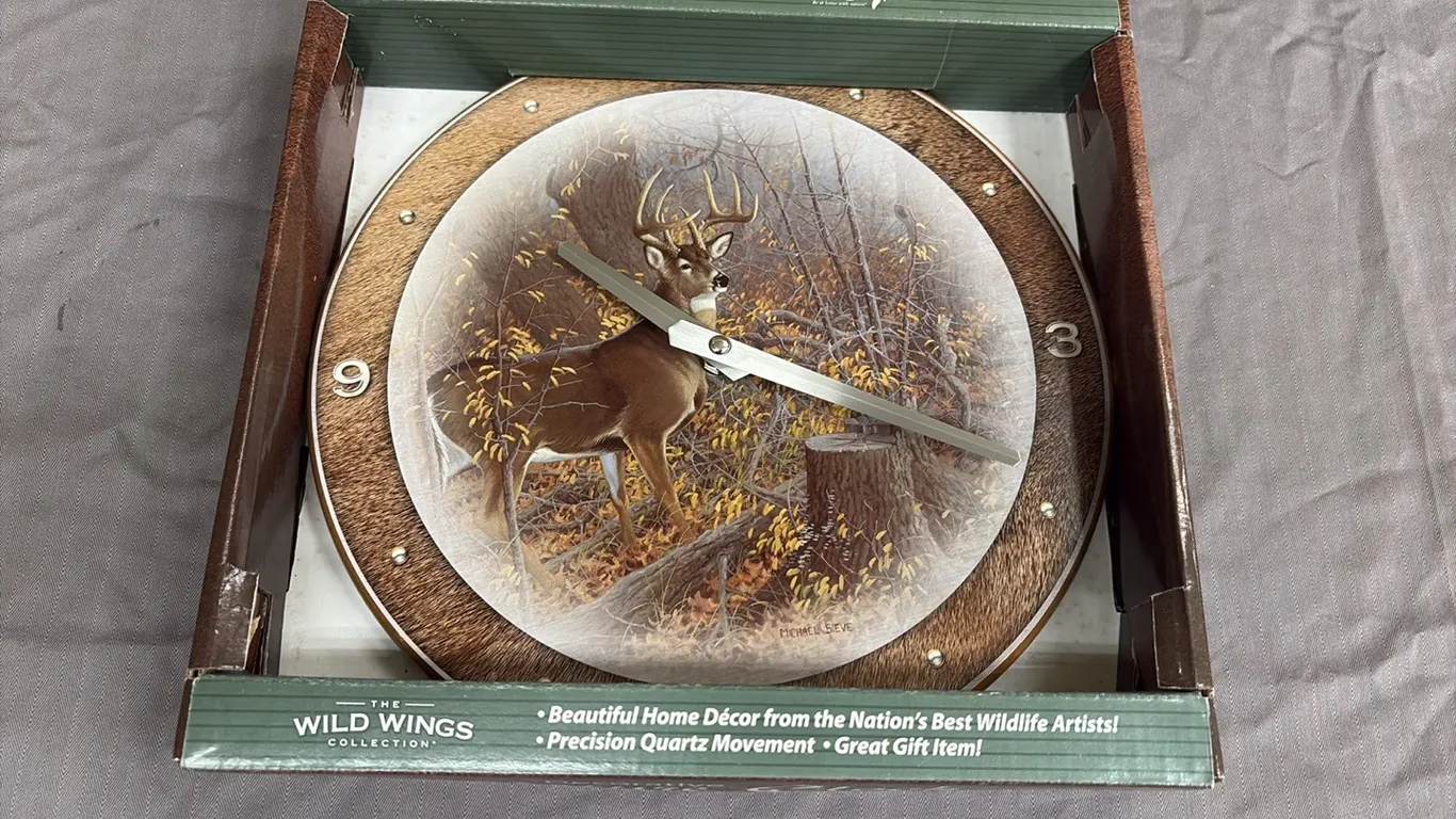 Wild Wings Nature Clock