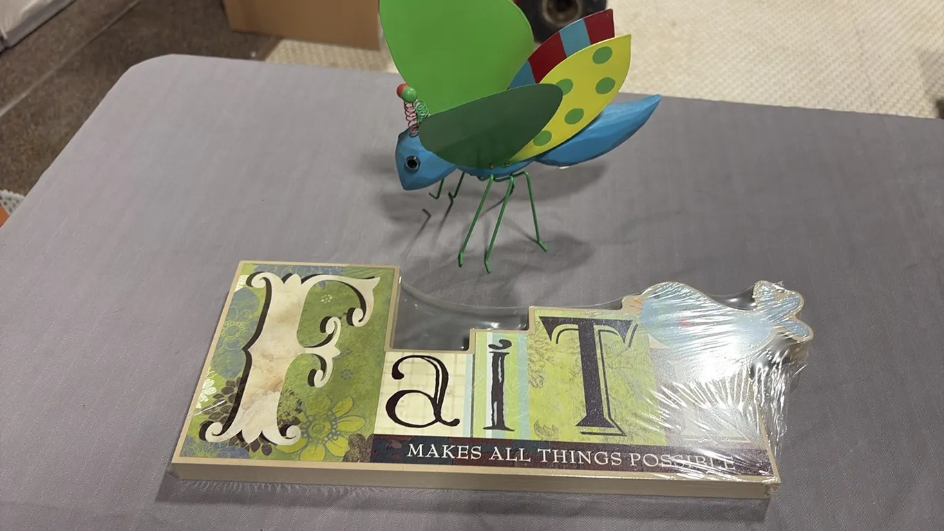 Faith Sign & Insect Decor