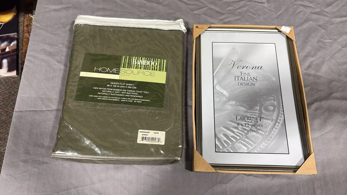 Queen Flat Sheet & Picture Frame
