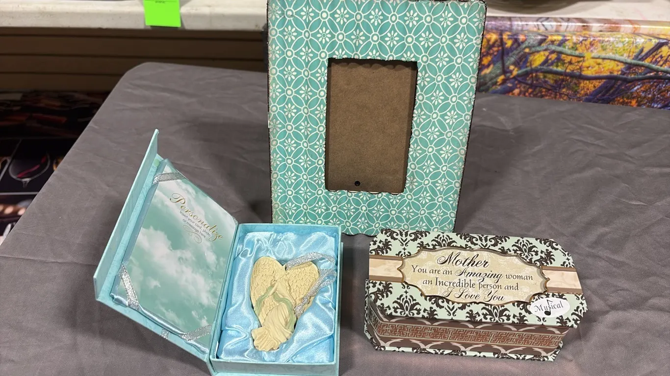 Picture Frame, Ornament & Music Box