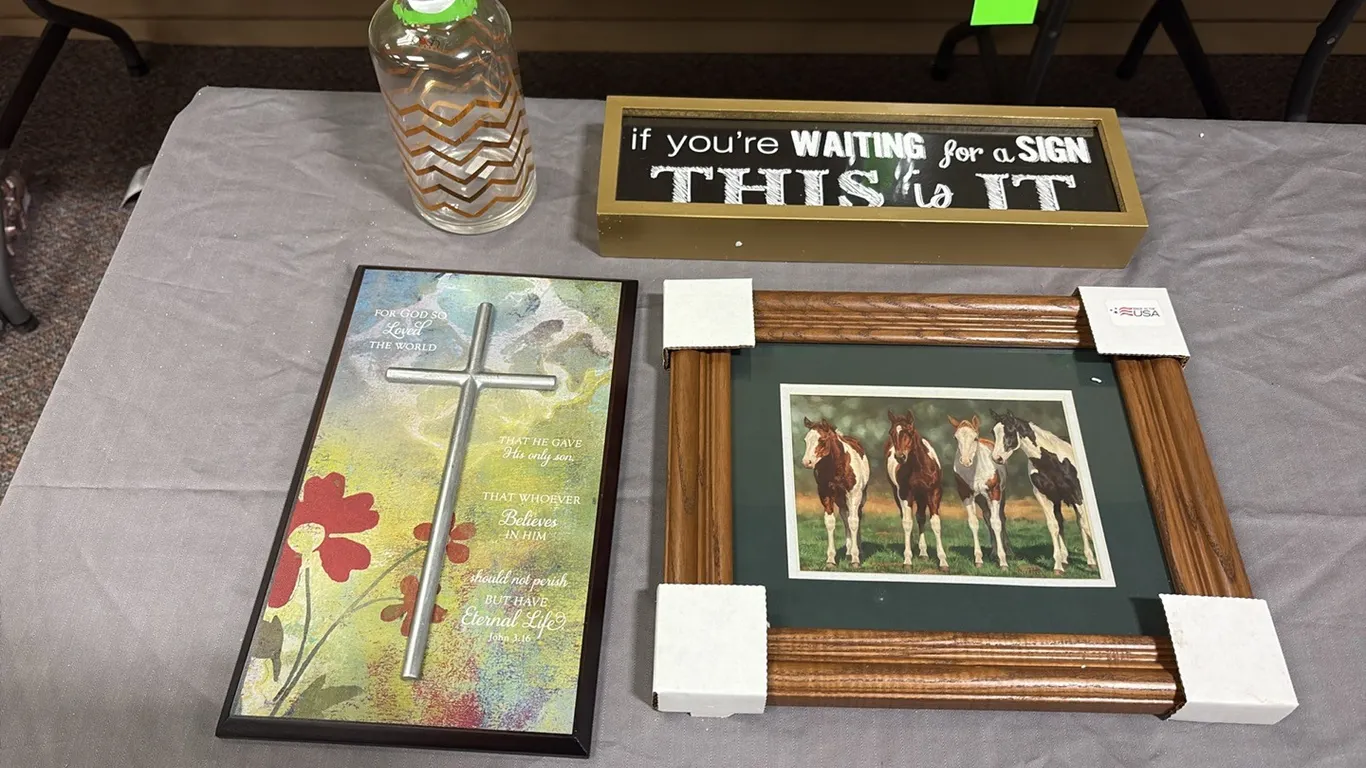 Horse Picture, Decor & Glass Jar