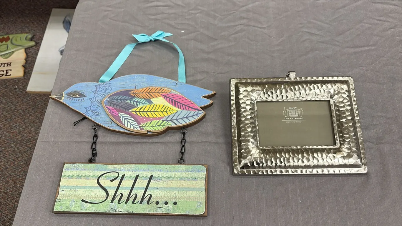 Bird Sign & Picture Frame