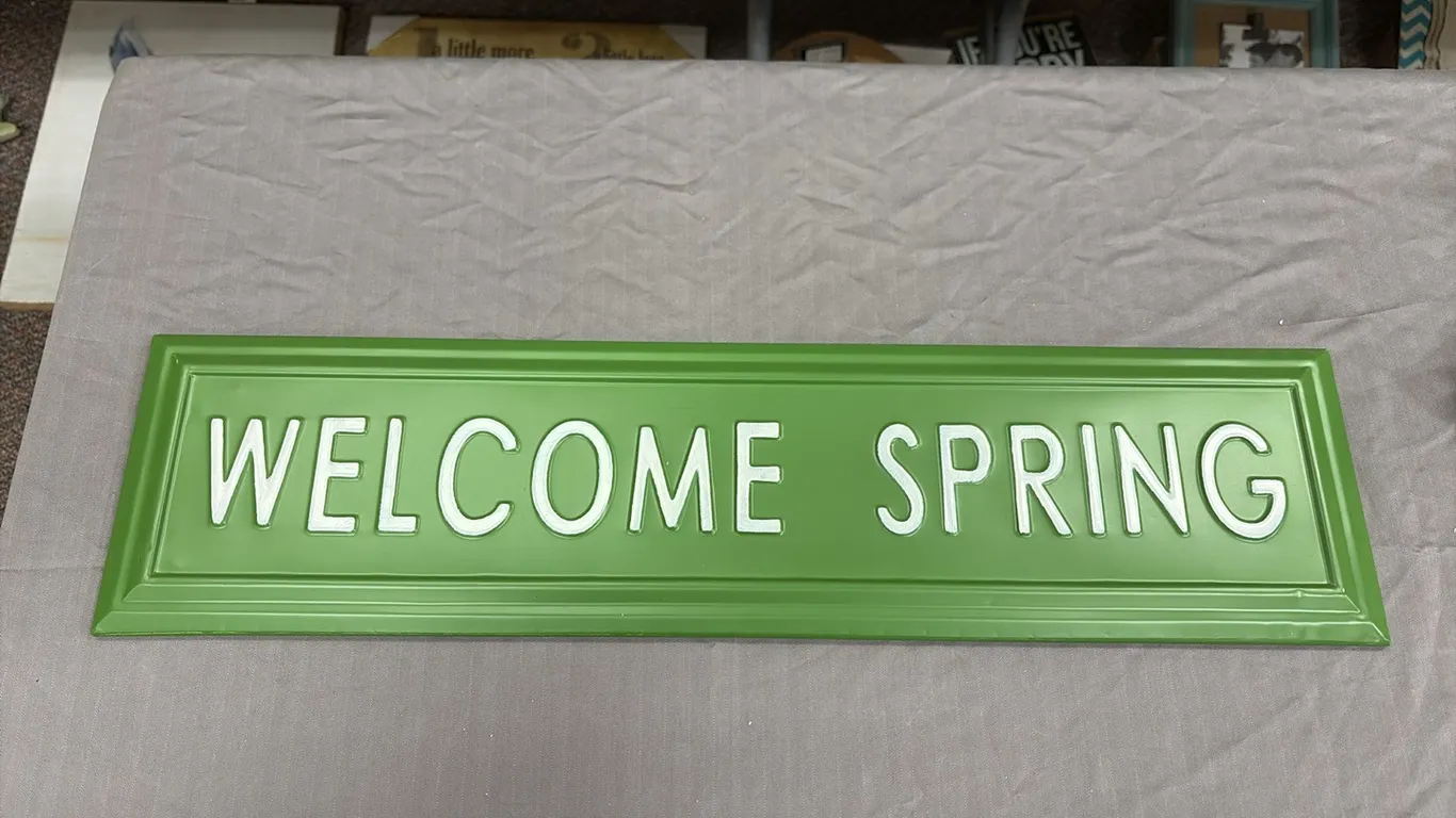Welcome Spring Metal Sign