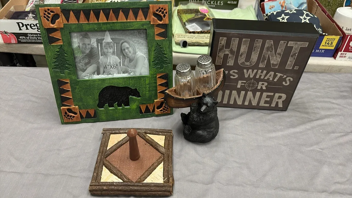 Bear Picture Frame, Salt/Pepper Shakers & Decor