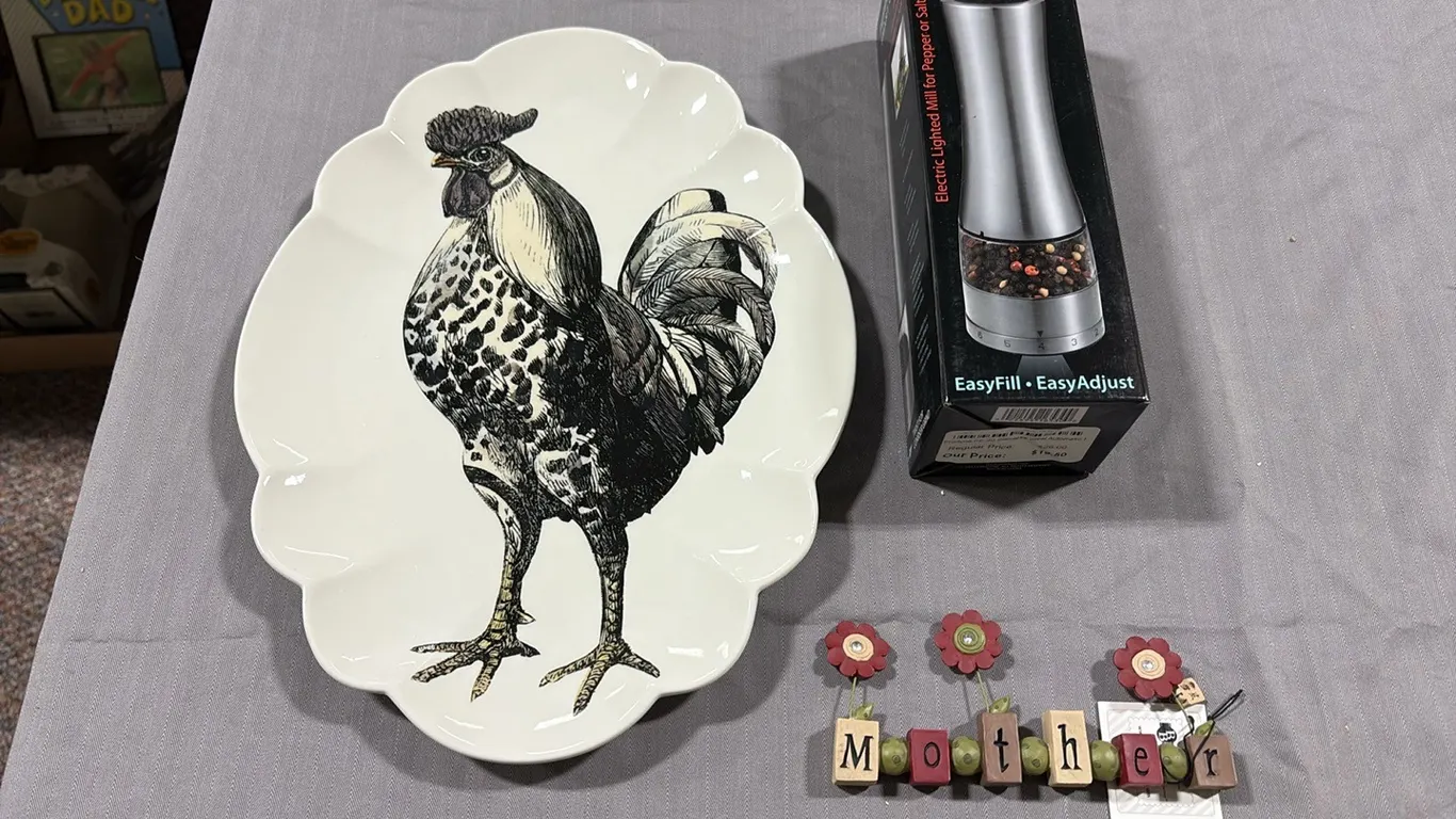 Rooster Plate, Smart Grinder & Mother Decor