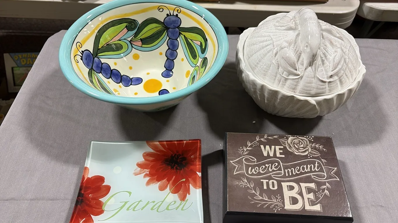 Crab Bowl & Decor
