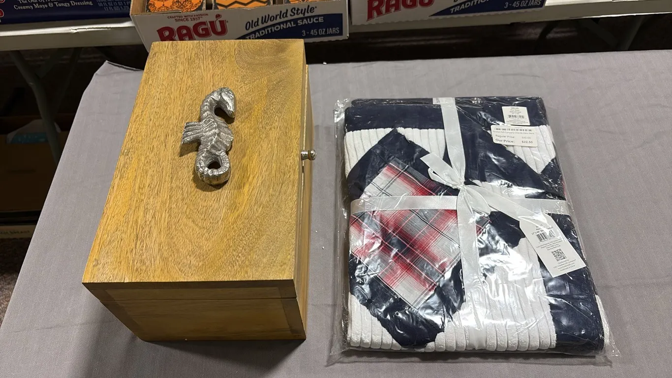 Baby Blanket & Seahorse Storage Box