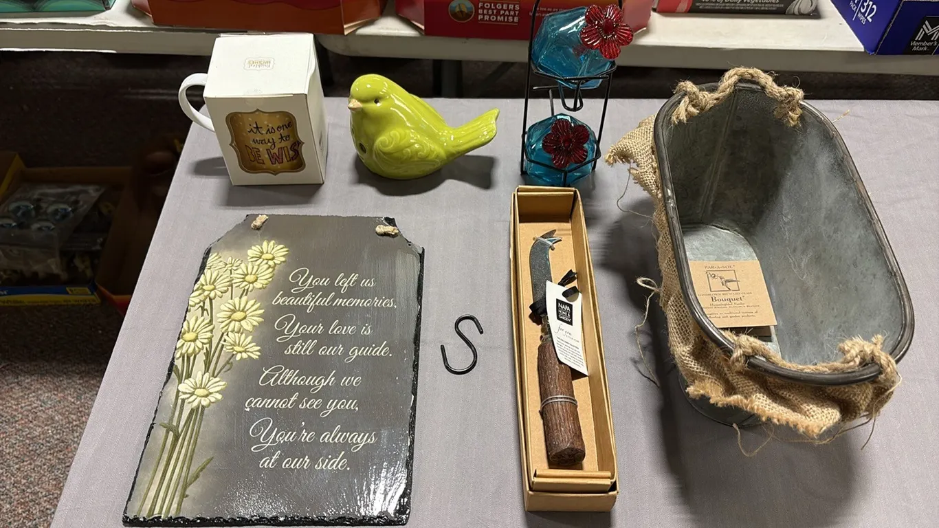 Basket, Knife, Mug & Decor