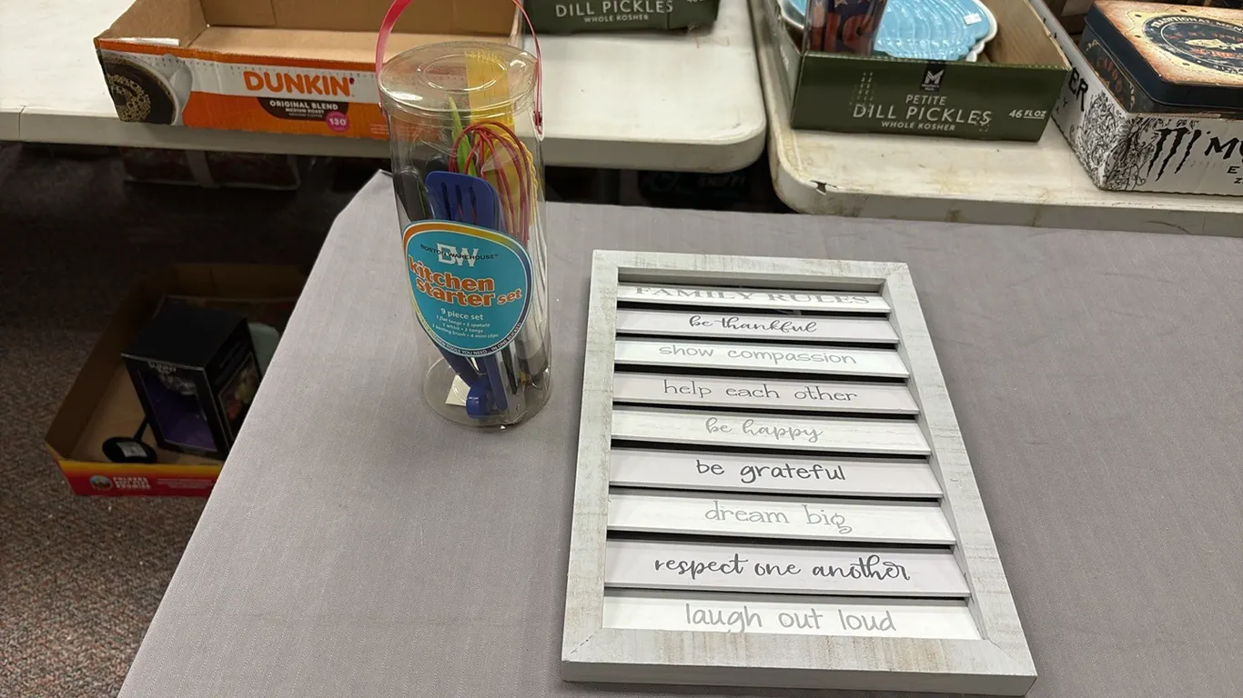 Kitchen Kit & Family Rules Sign