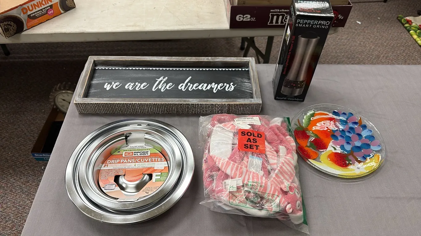 Drip Pans, Smart Grinder, Dreamer Sign & Misc