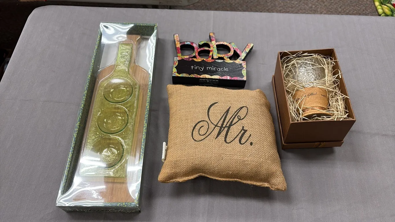 Cutting Board, Candle Holder & Decor