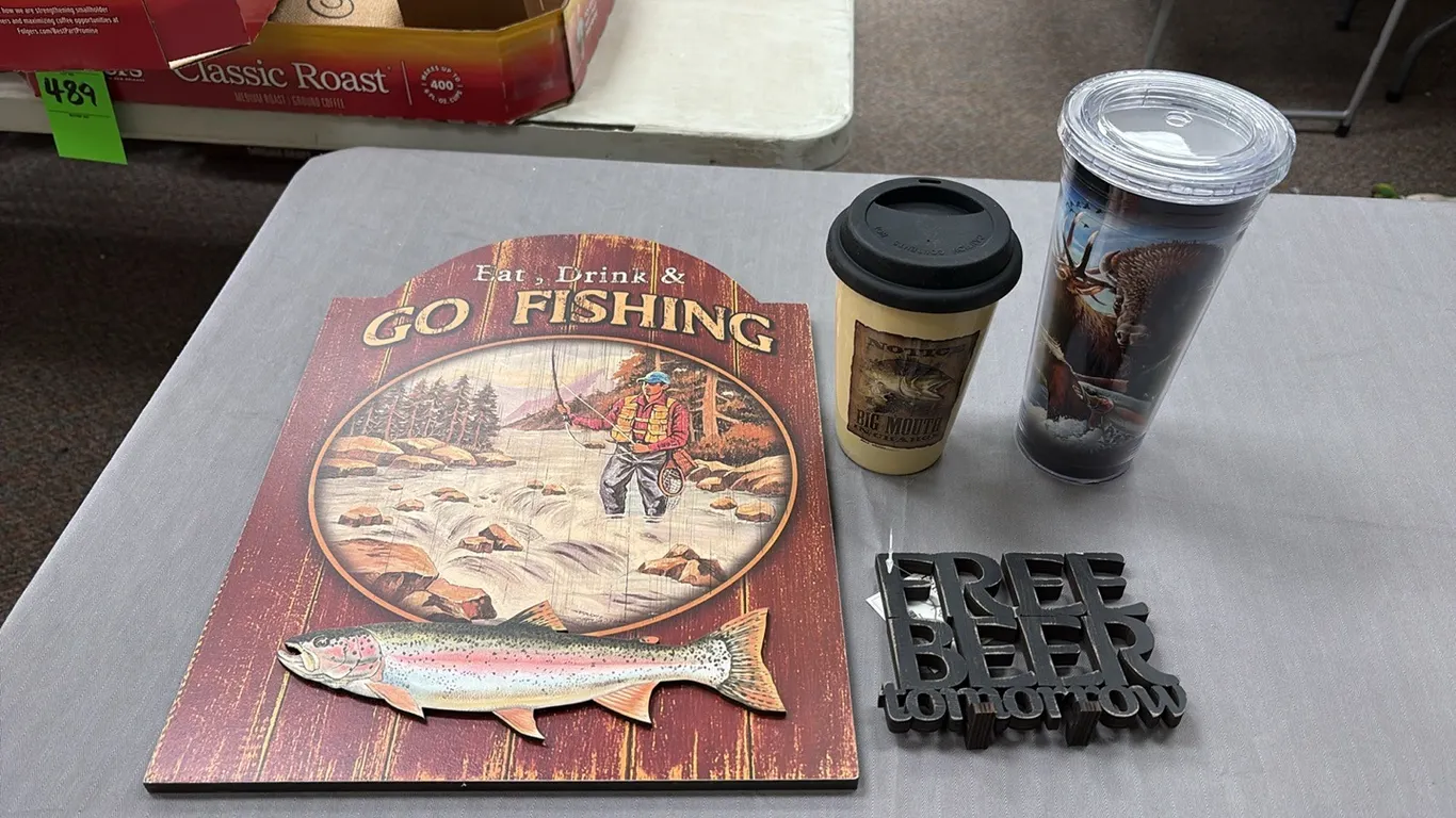 Fishing Sign & Outdoorsman Cups