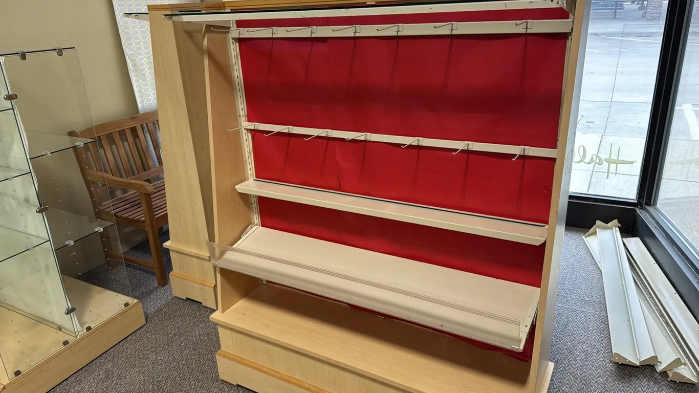 Display shelves