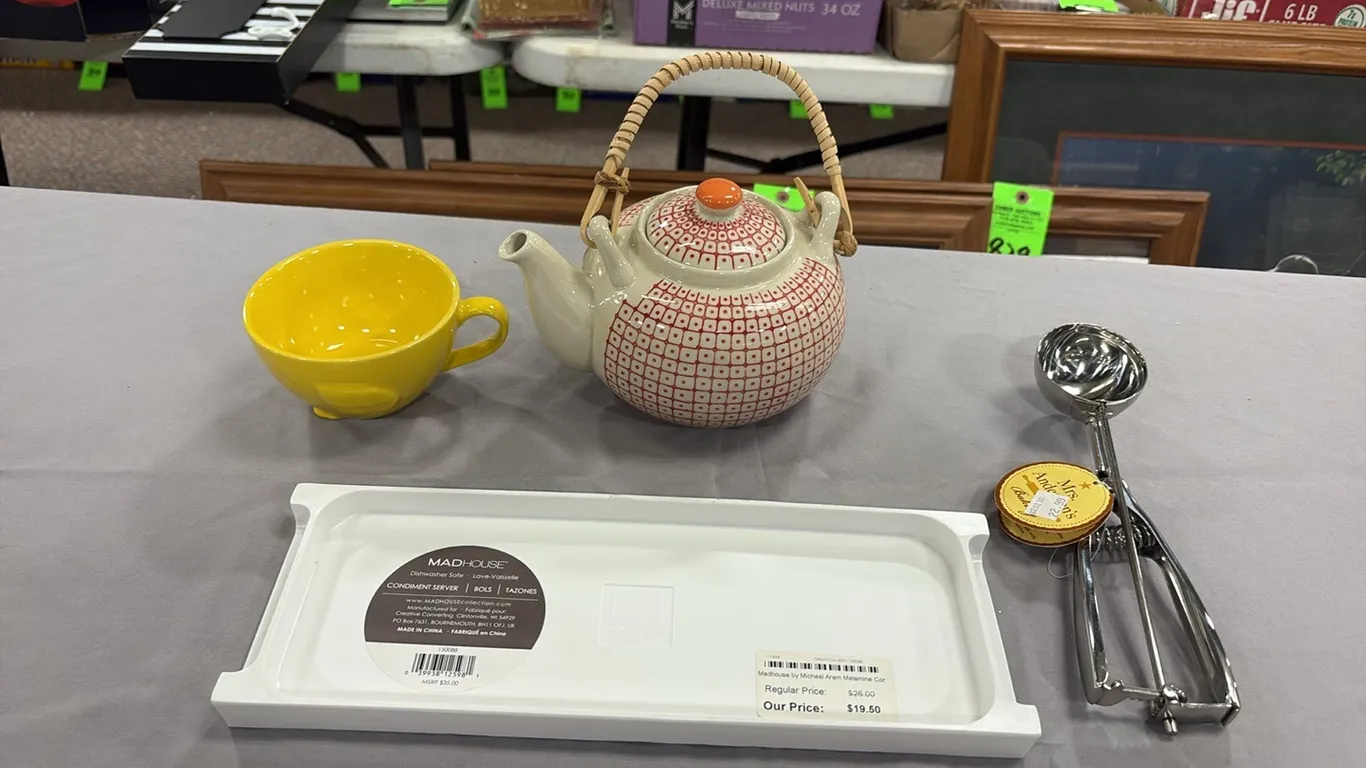 Condiment Server, Tea Kettle & Kitchen Items