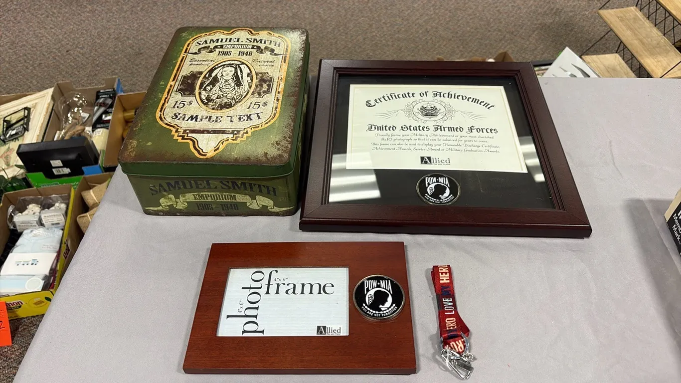 Pow Mia Picture Frames & Tin Box