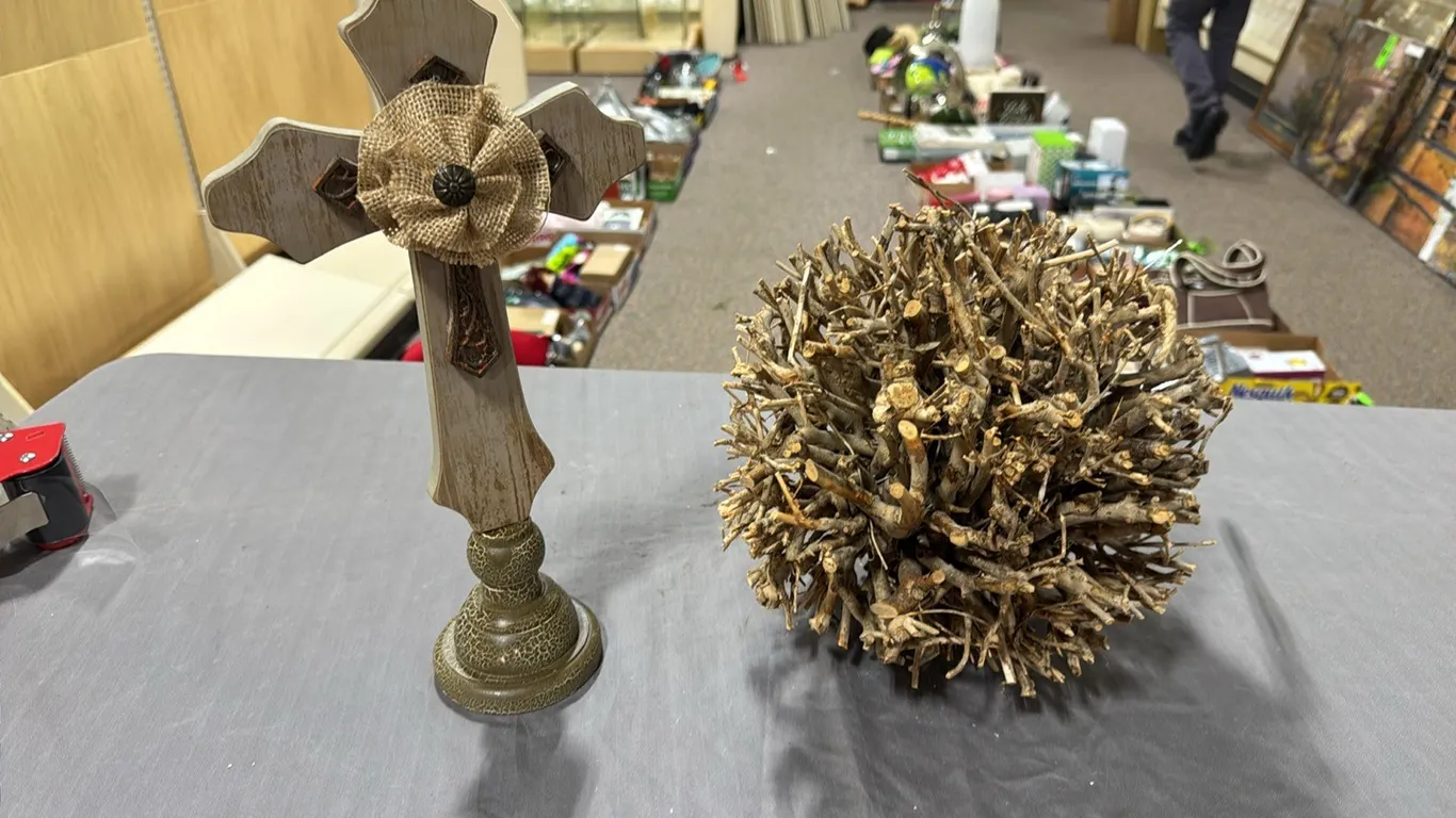 Cross, twig ball
