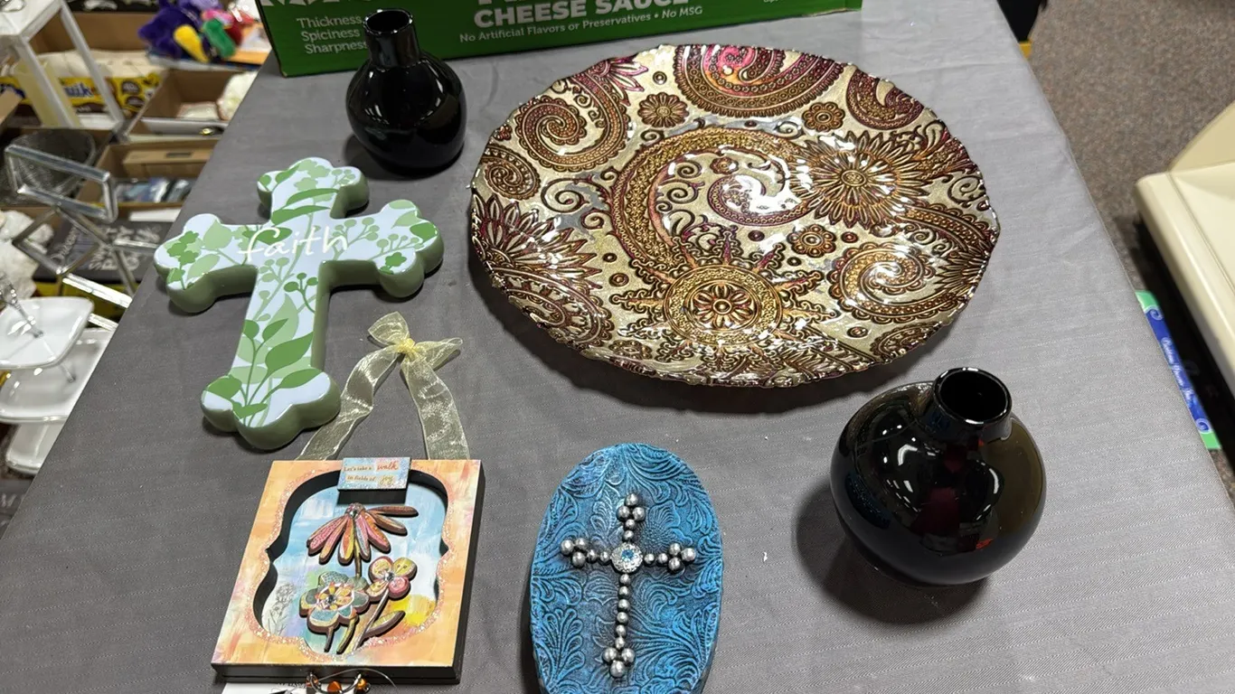 Platter, decor