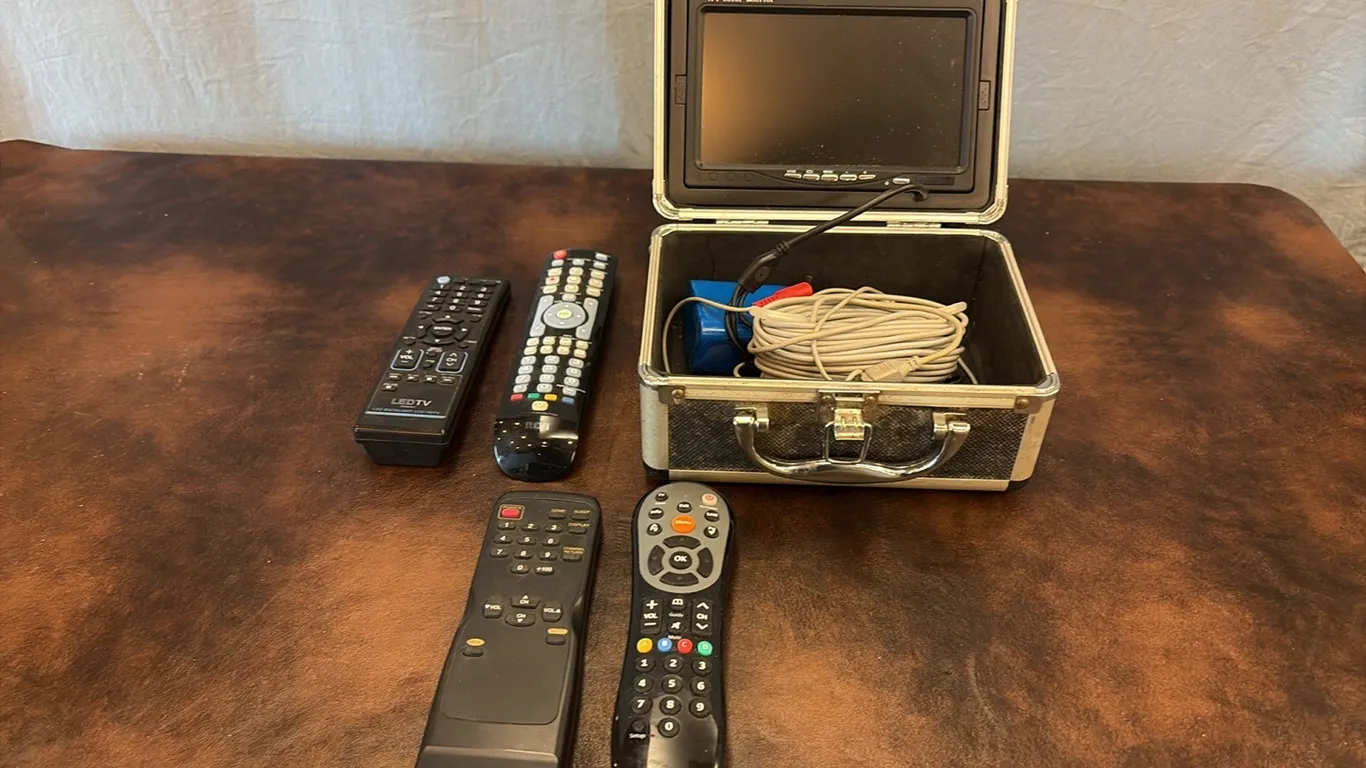 7” Portable Screen & Various Remotes