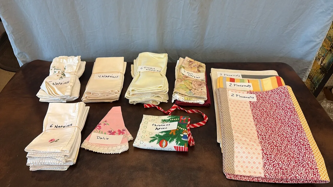Napkins, Placemats & Christmas Apron