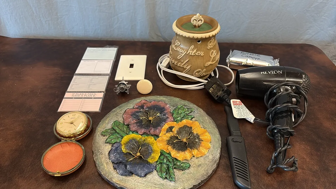 Linden Folding Clock, Floral Stone, Wax Warmer & Misc
