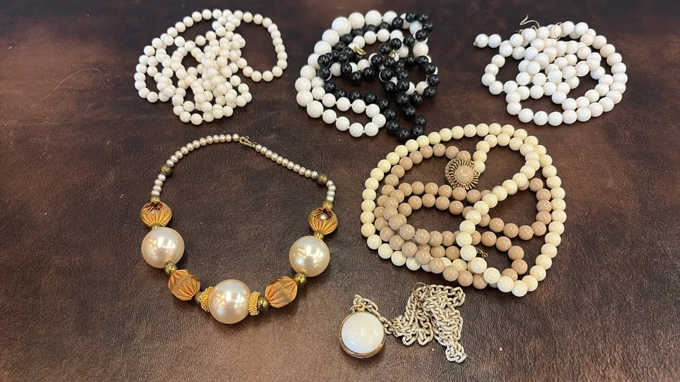 Necklaces & Jewelry