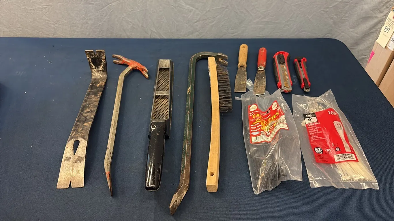 Pry Bars, Box Cutters, Cable Ties & Misc