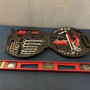 2ft Level & Tool Kit