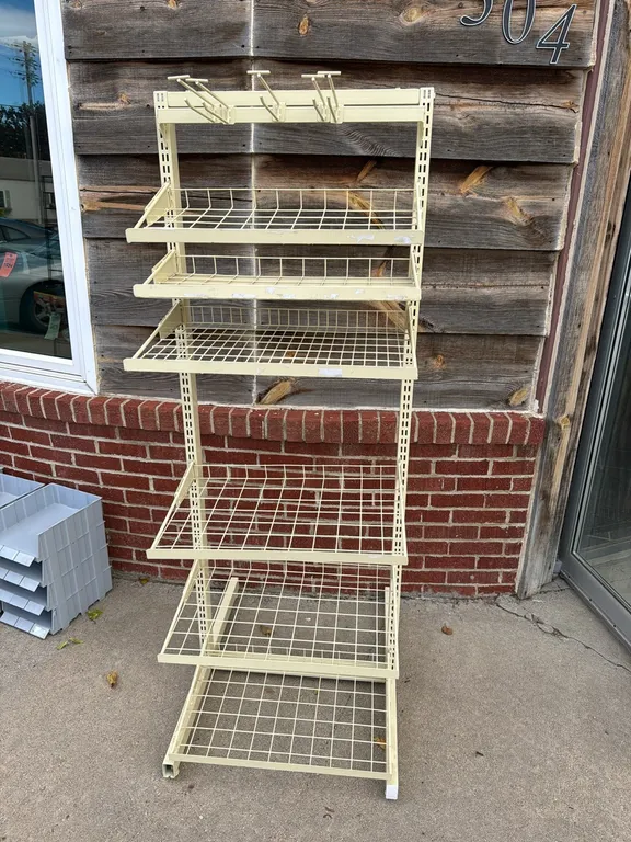 Wire shelf display rack