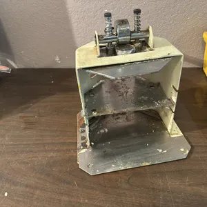 Paint can lid closer