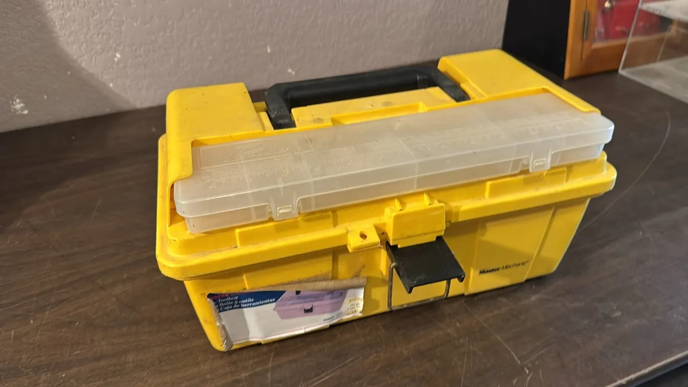 Toolbox with ratchet straps