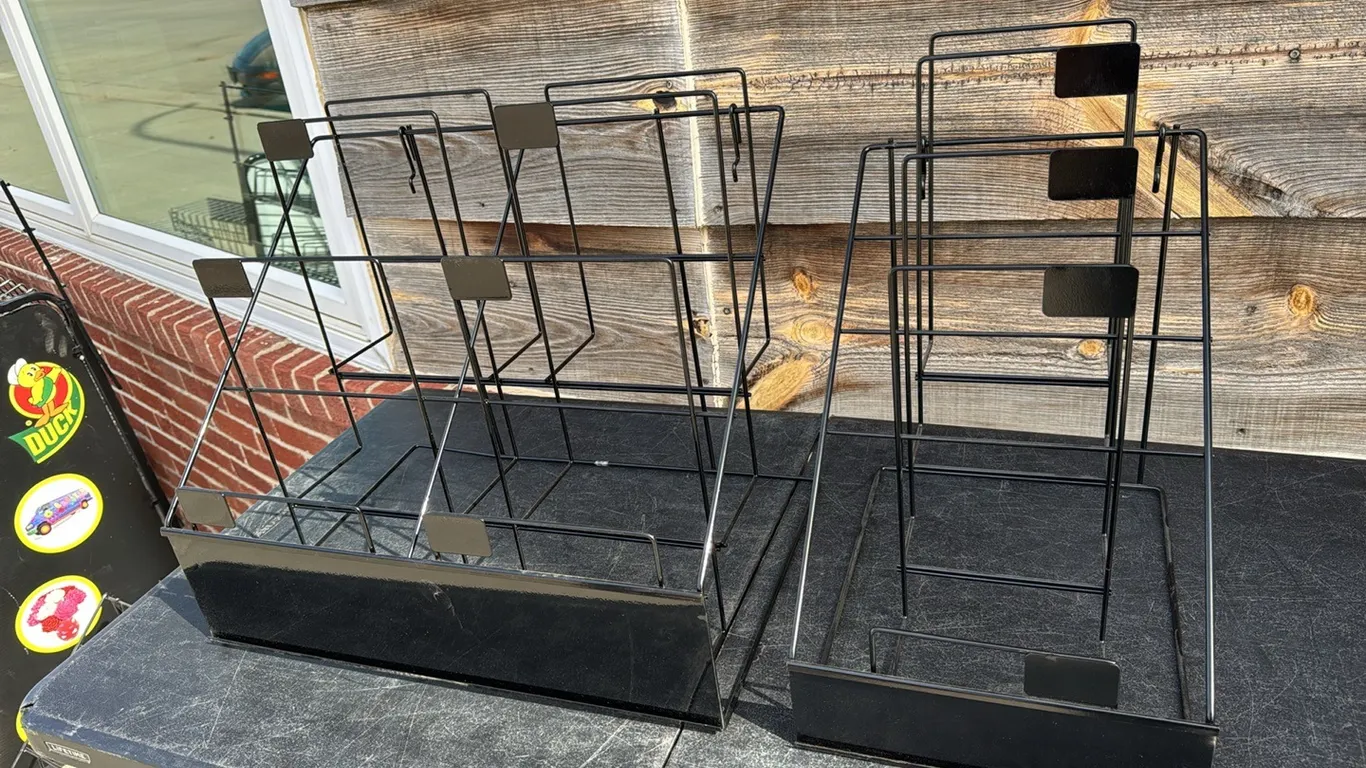 Peg of free standing sandpaper racks