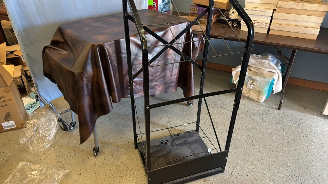 Long handle tool rack