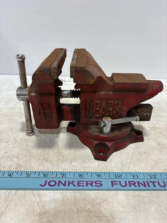 4 1/2” Vise