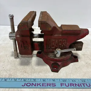 4 1/2” Vise