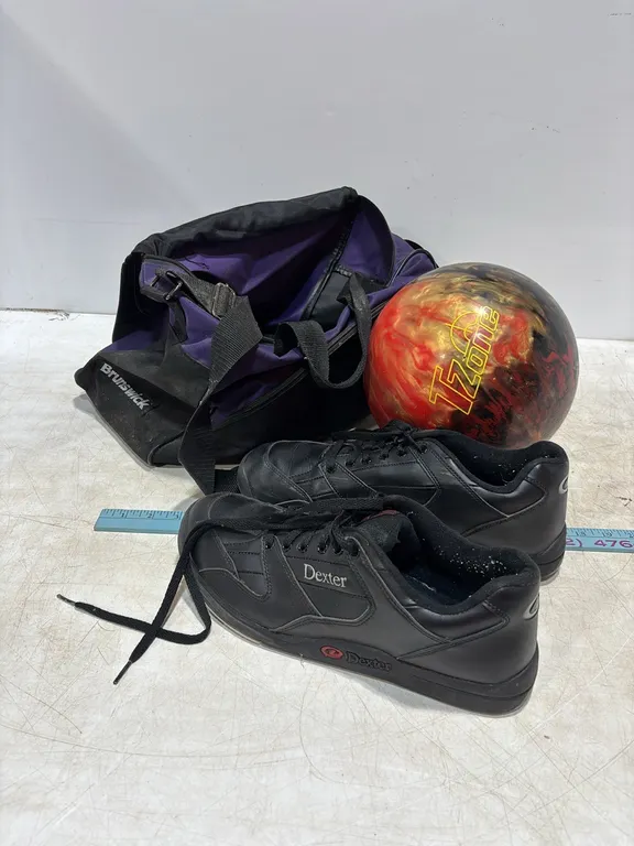 Tzone Bowling Ball and shoes 11m