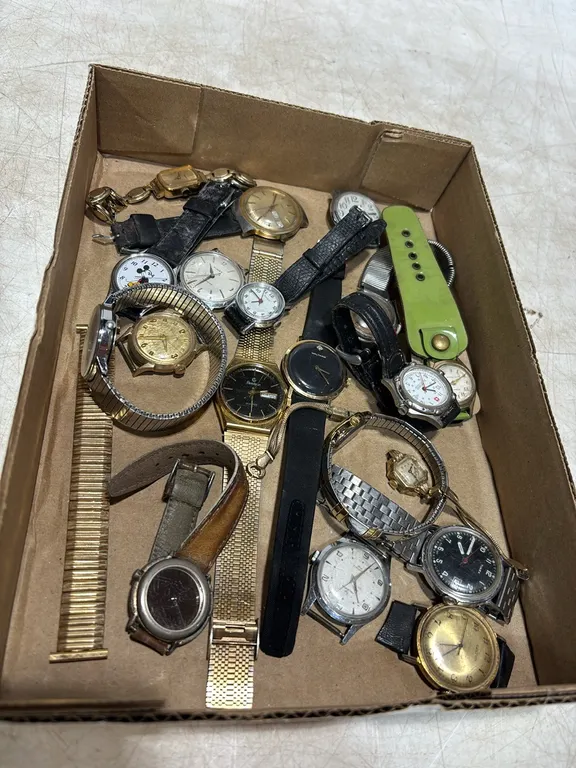 Box of Misc Old Watches