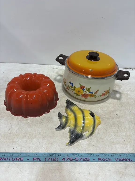 Bun Pan - cooker and Fish