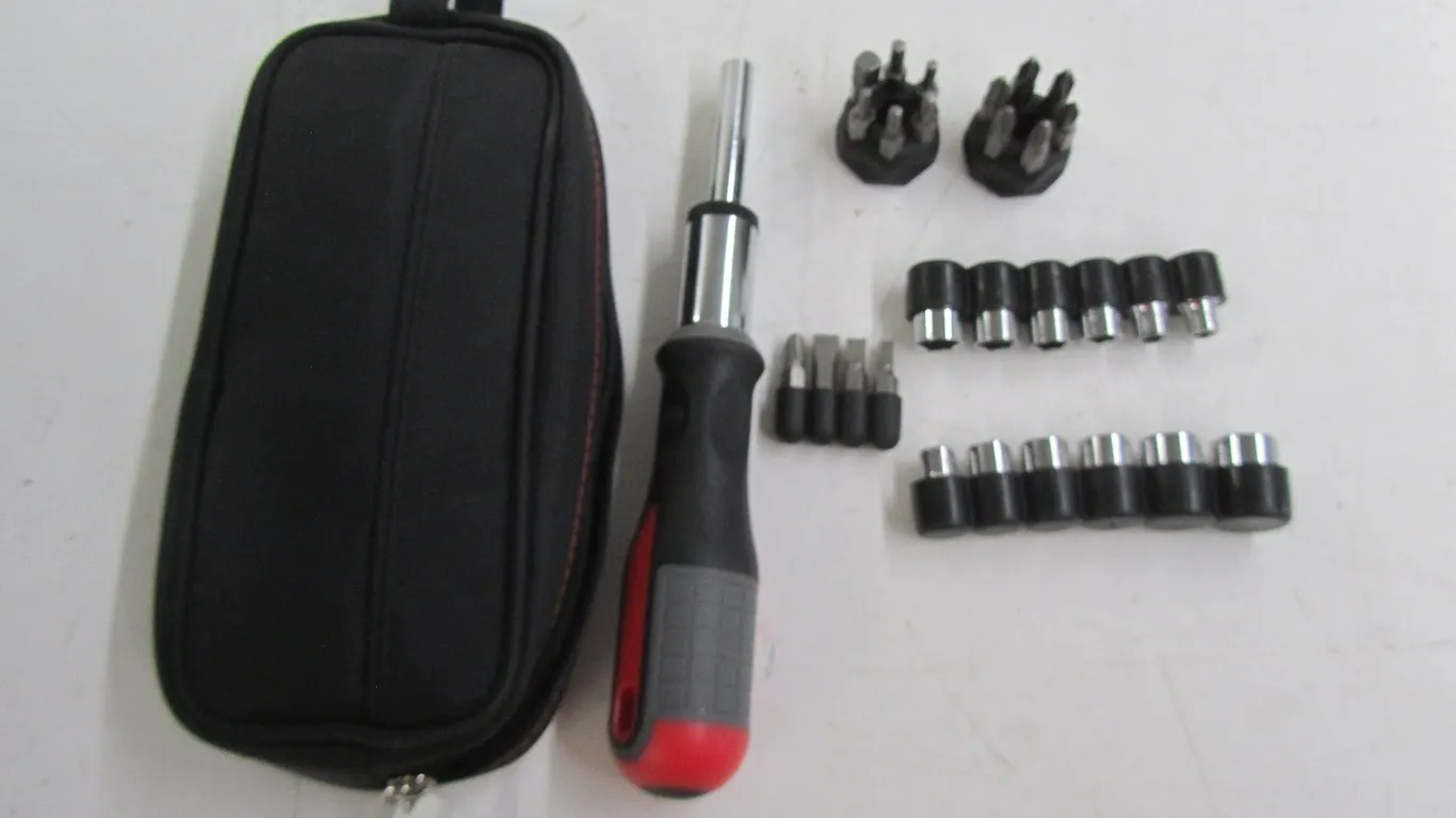 Pittsburgh Ratcheting Screwdriver Set