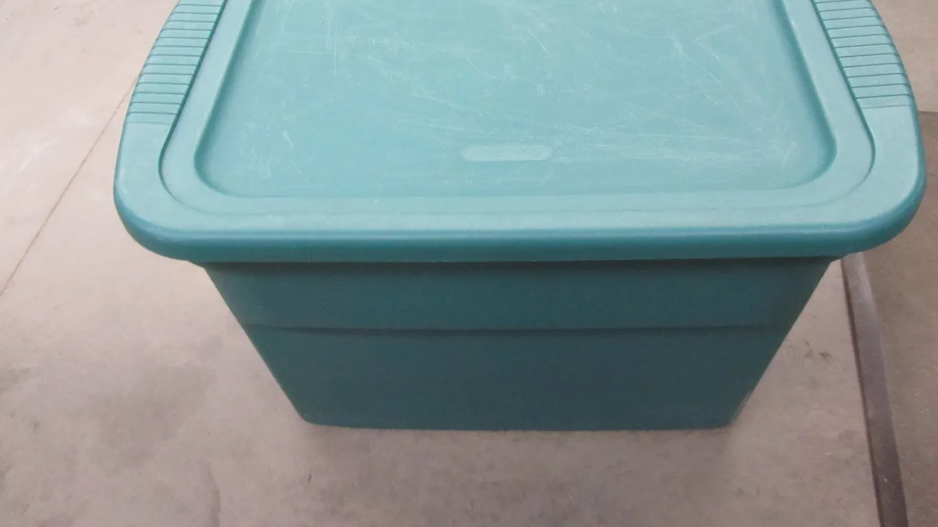 Sterilite 73 Qt. Tub w/Lid