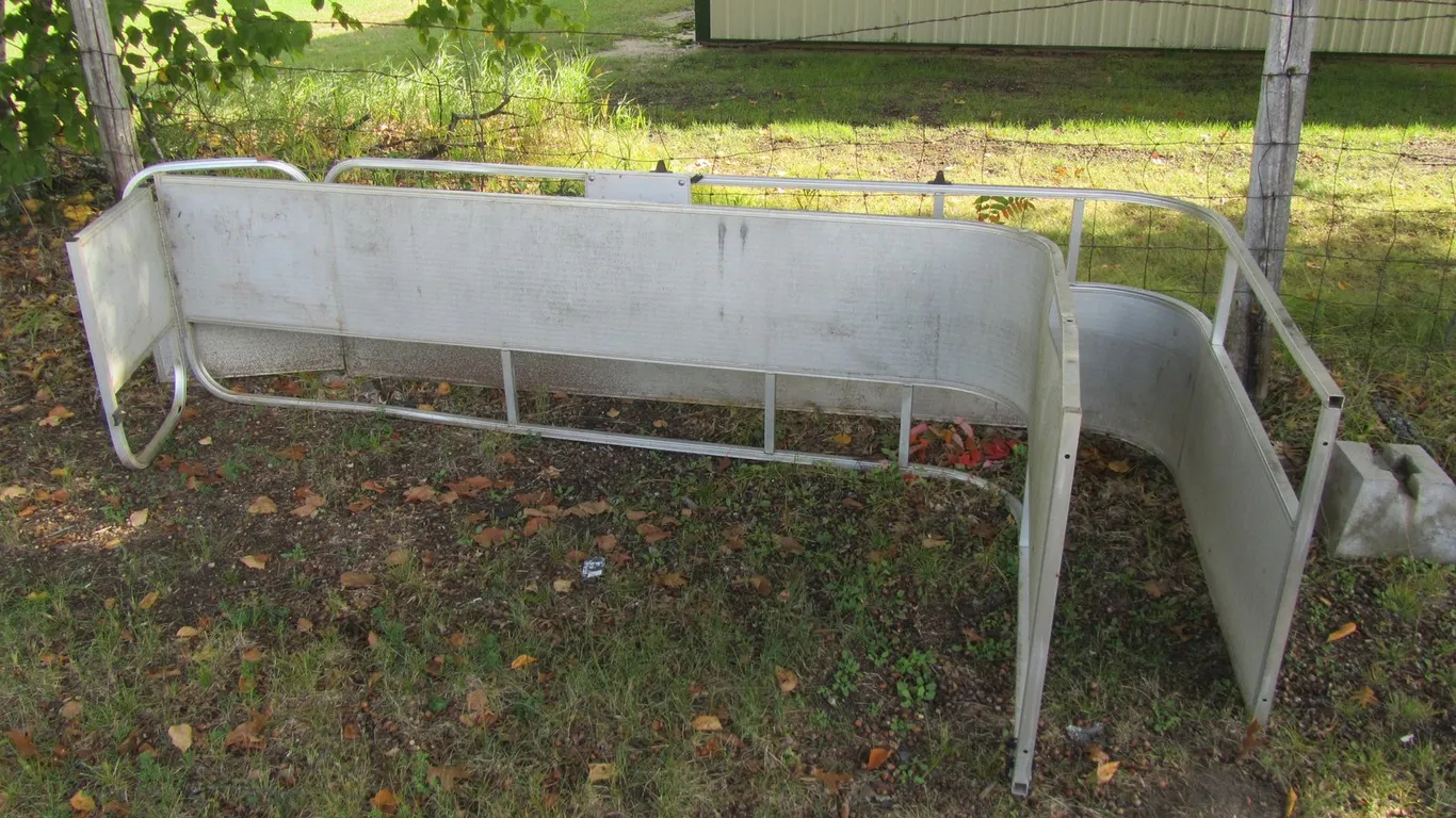 (2) Pontoon Wall Pieces