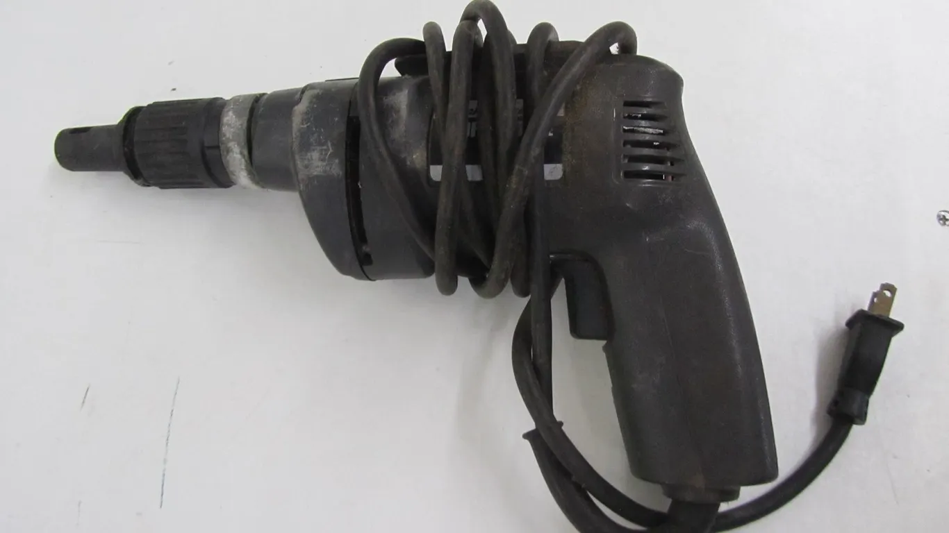 Black & Decker Professional Scrugun