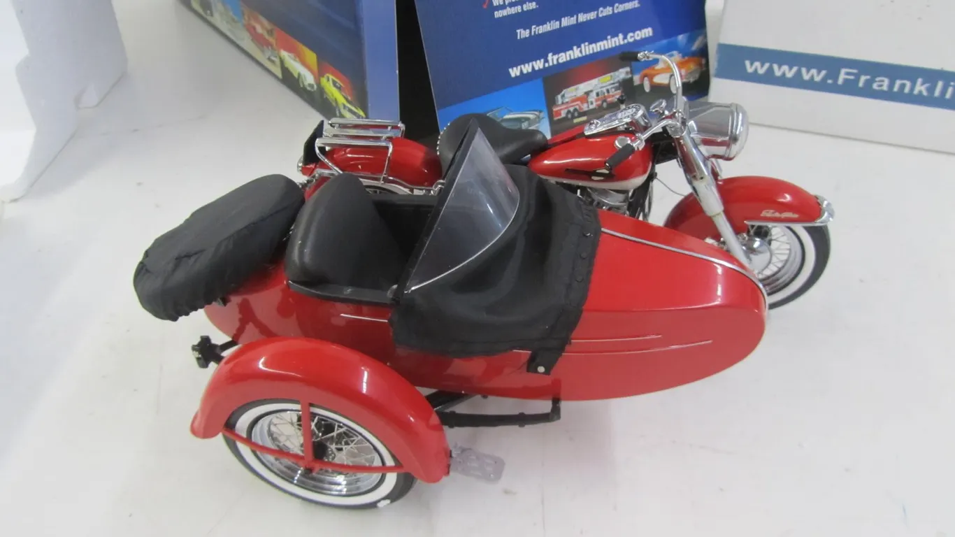 The Franklin Mint Harley-Davidson 1965 Electra Glide With Sidecar