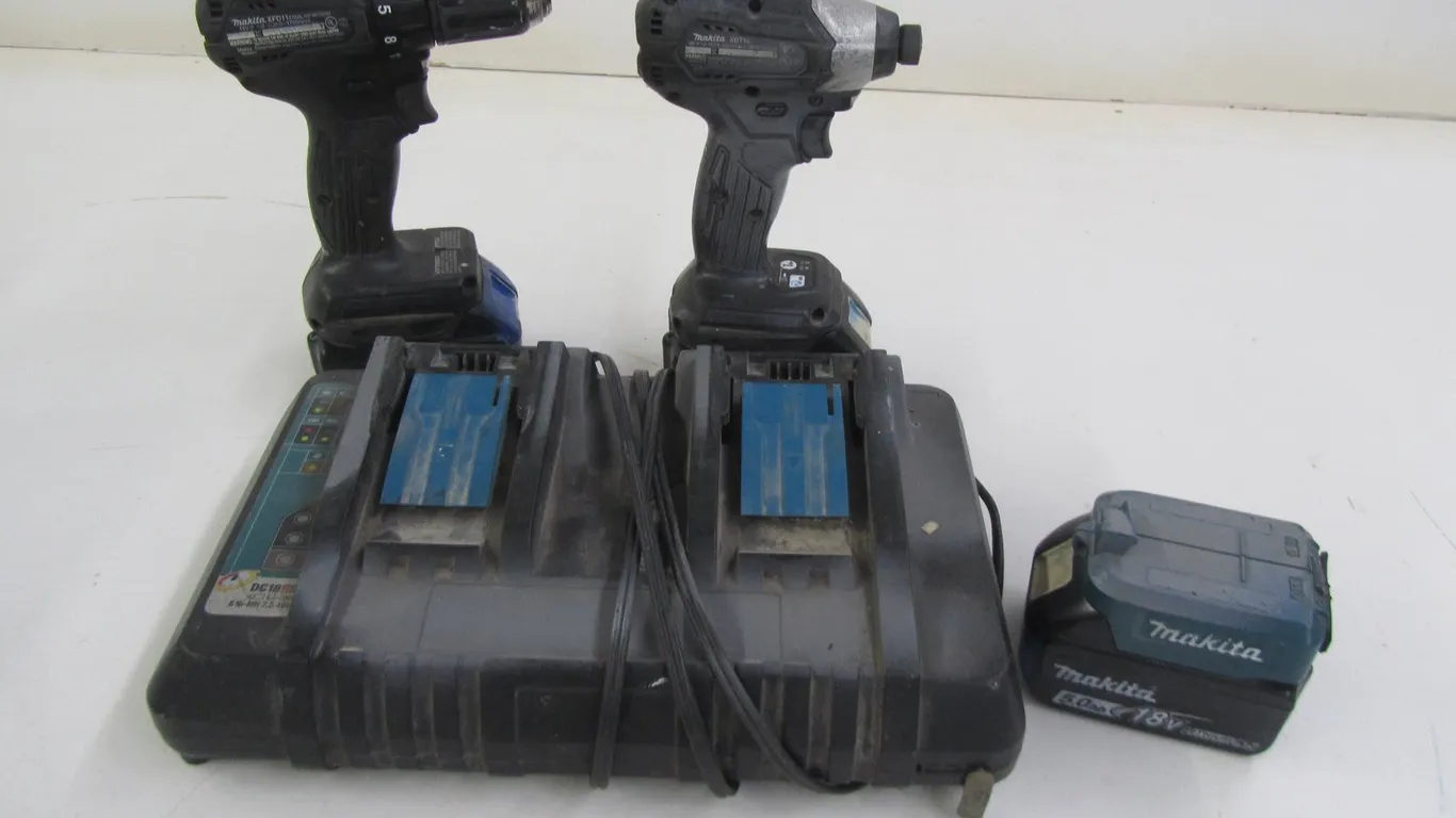 (2) Makita 18v Drill/Drivers