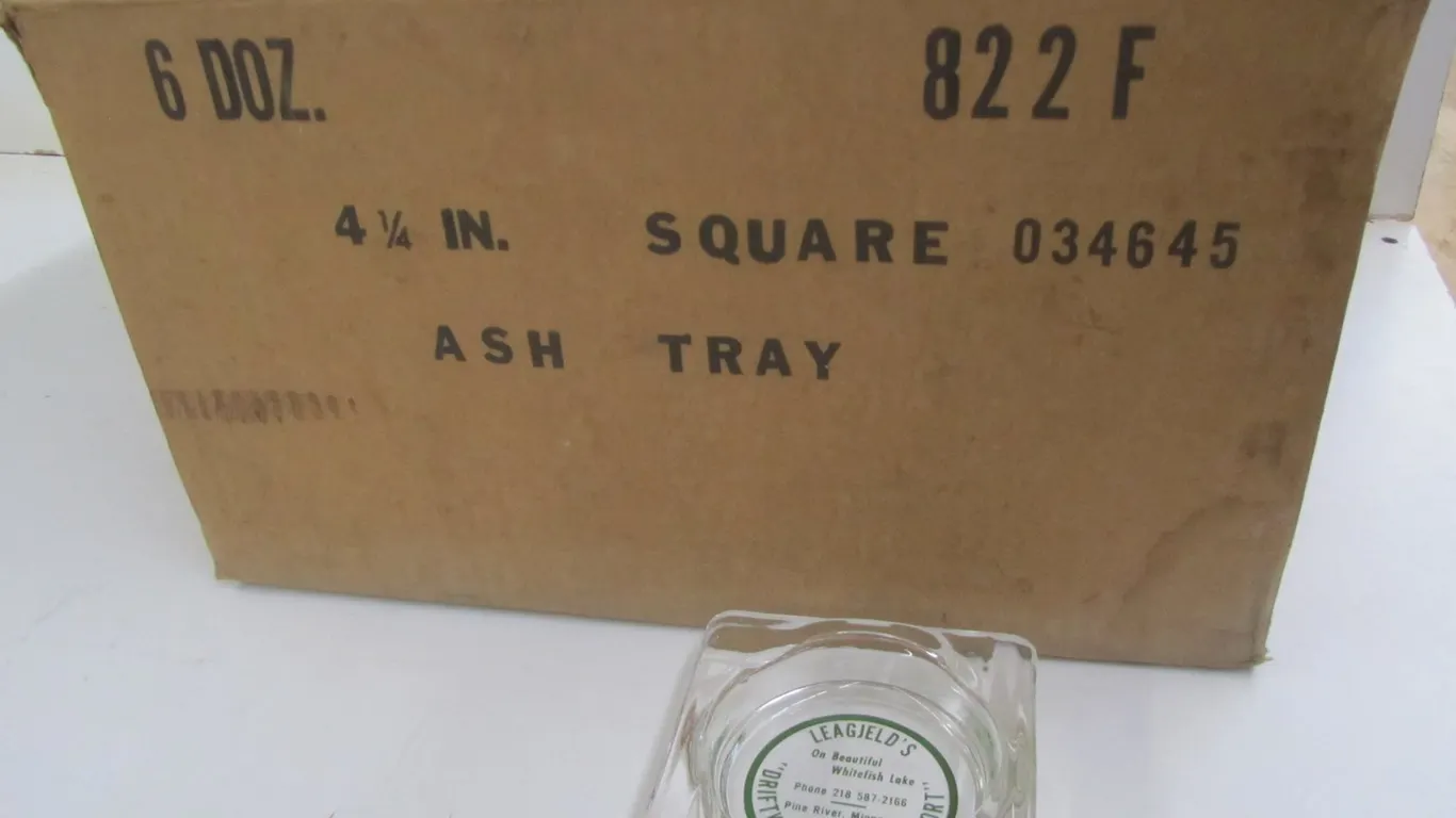 (18) Leagjeld's Driftwood Family Resort Ash Trays