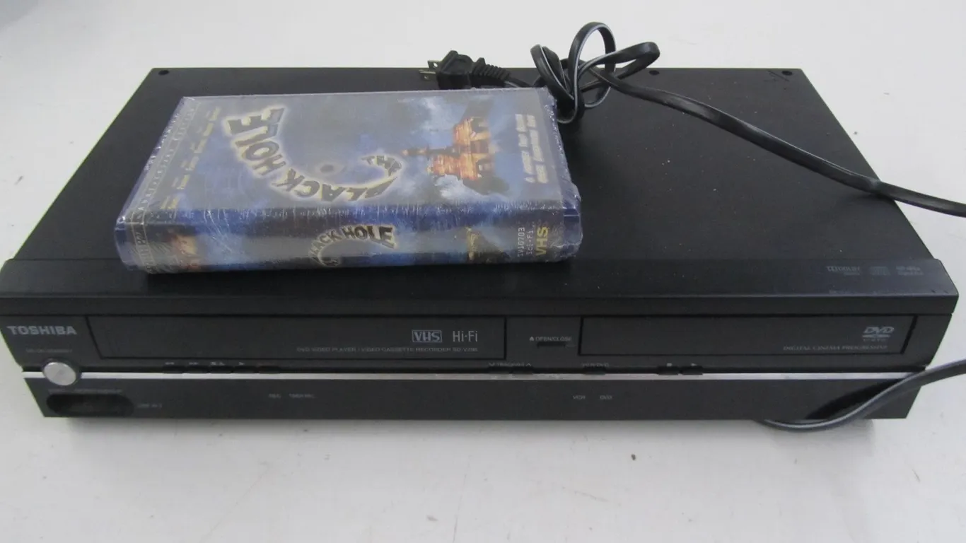 Toshiba VCR-DVD Player