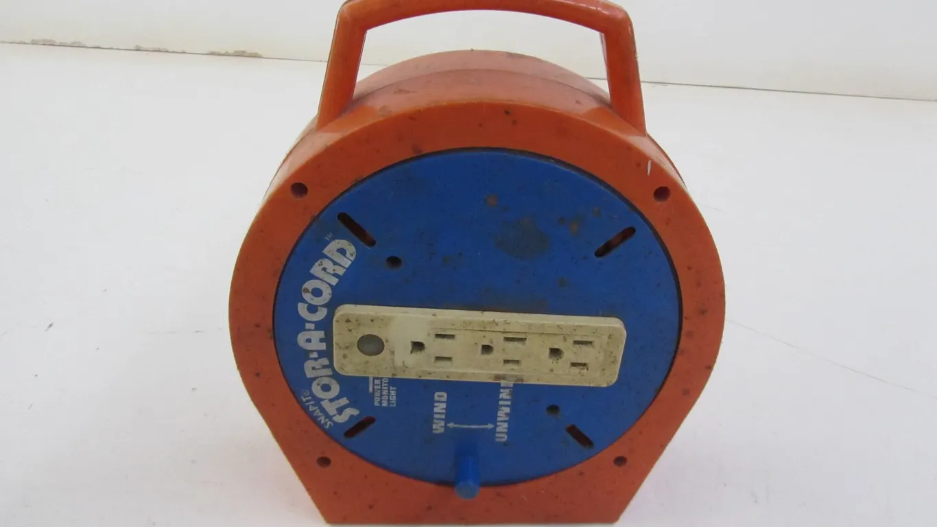 Snapit Stor-A-Cord Extension Cord Reel